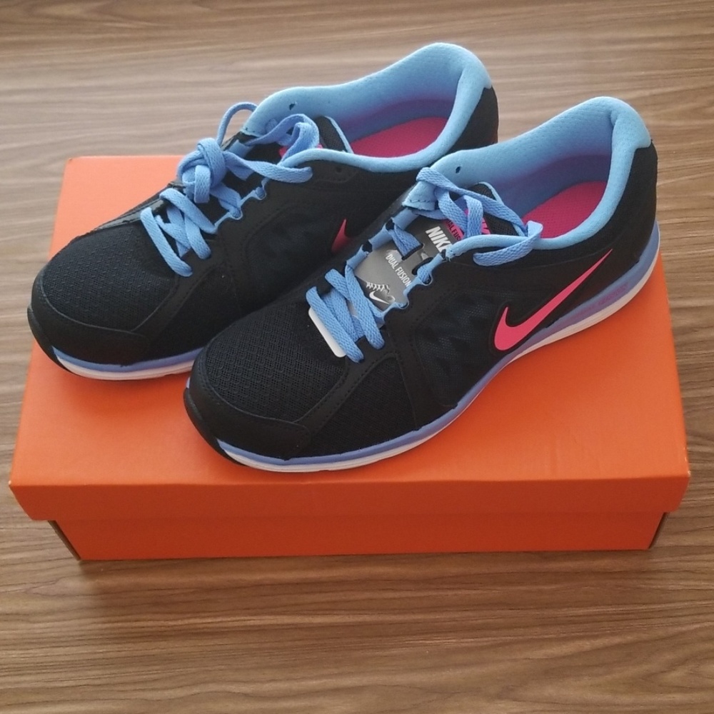 Nike Women's Dual Fusion Running Shoes - Picture 2 of 8
